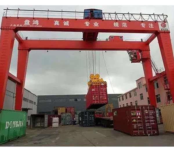 門式集裝箱起重機(jī)